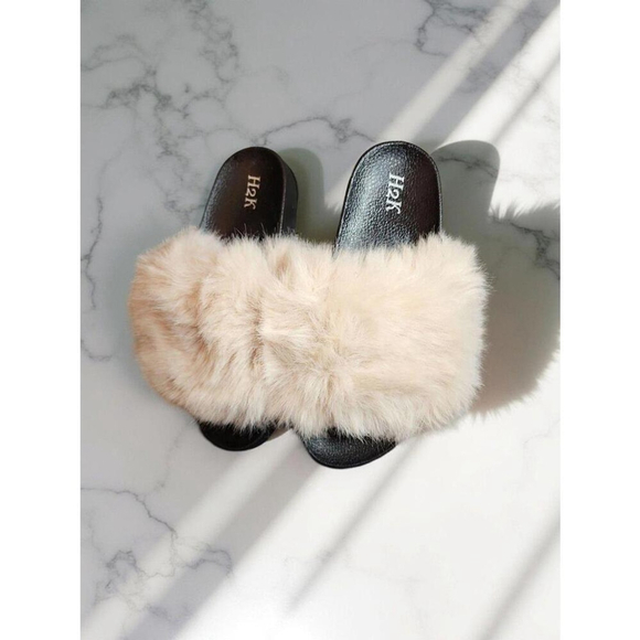 H2K Women's Size 7 Cream Fur Slide Slippers Soft Comfortable - Picture 4 of 6